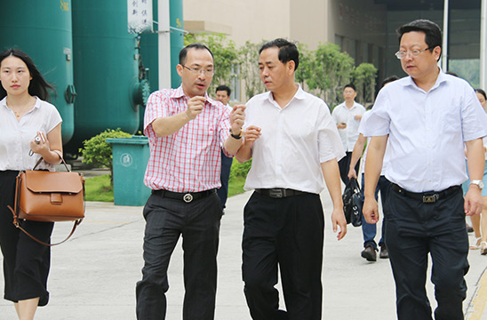 翁玉耀，现任福建省工业和信息化厅党组书记、厅长、省无线电管理办公室主任