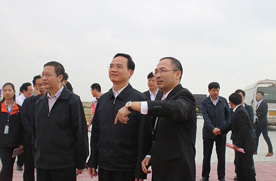 林宝金，现任福建省人大常委会副主任、党组副书记